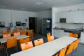Einblick in die großzügige Cafeteria.