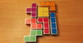 und 7 Tetris-Steinen.