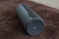 Der Power-Button leuchtet dezent, wenn der Megaboom eingeschaltet ist