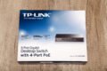 Der Karton des TP-Link-Switches ...