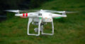 und fliegt automatisch in ca. 1 Meter Höhe