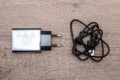 ... ein Ladekabel in zwei Teilen ...