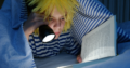 Lesen bei Dunkelheit? Das geht auch mit einem E-Book-Reader mit Hintergrundbeleuchtung.