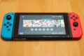 ... oder als Handheldversion mit den Joy-Con-Kontrollern benutzt werden.