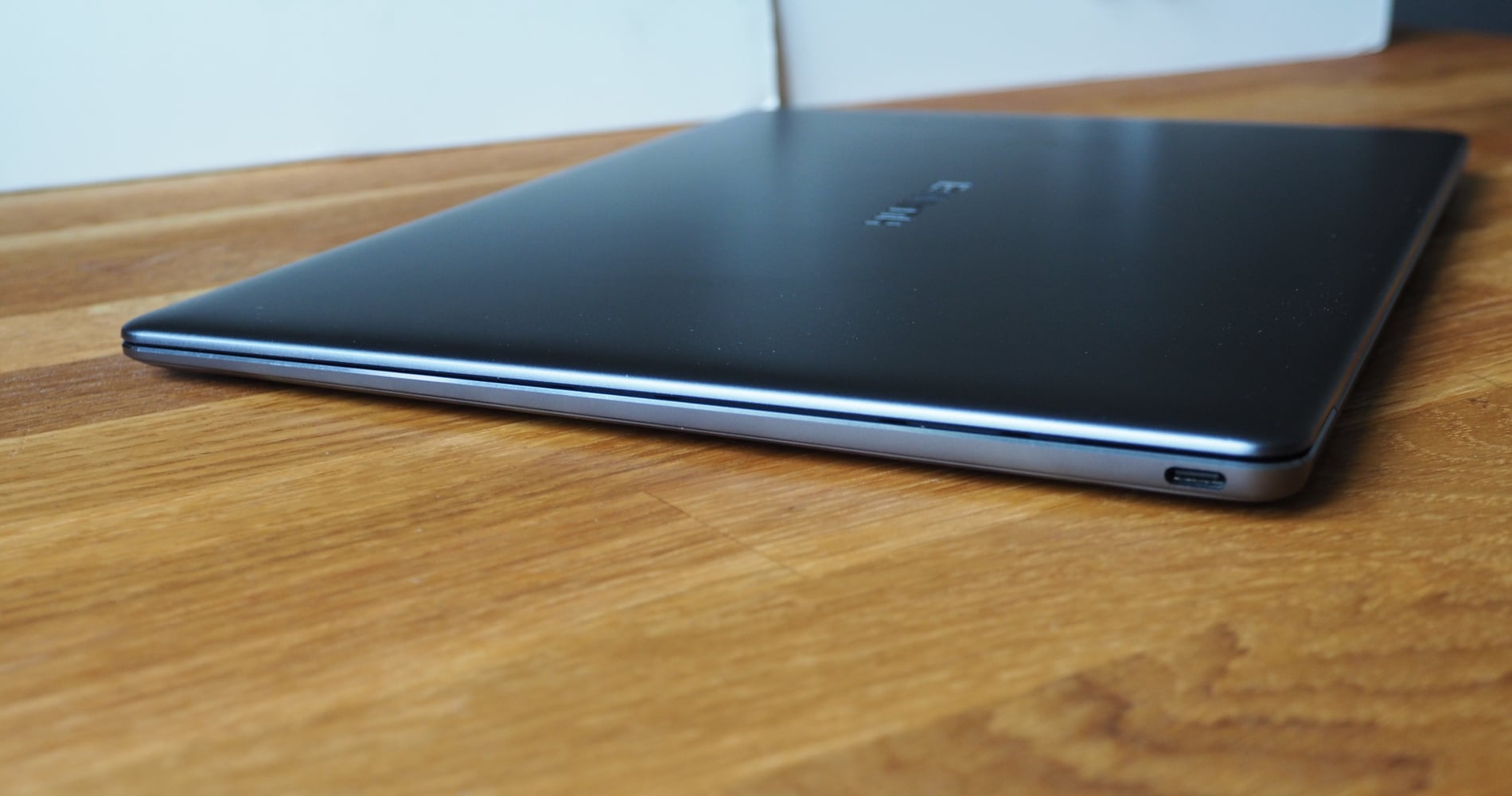 Seitenansicht MateBook