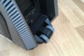Mit diesen Rollen lässt sich der PC leicht bewegen.
