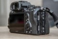 Sony hat der Alpha 7 III zwei SD-Karten-Slots spendiert.
