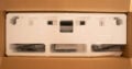Die Kabel sind alle leicht erreichbar an der Oberseite des Monitors verstaut.