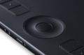 Bei den Wacom Intuos Pro-Modellen könnt ihr Einstellungen über den Touch-Ring vornehmen.