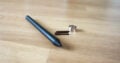 Neben dem Wacom Stift, liegen noch drei Stiftspitzen sowie ein Tool zum Wechseln bei.