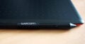... und hält den Wacom Stift beim Transport an Ort und Stelle.