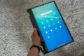 Für die klassische Tablet-Bedienung ist das Chromebook recht schwer.