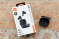 Verpackung und Case nebeneinander