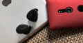 Android und iOS haben jeweils keine Probleme beim Erkennen und Ansteuern der Earbuds.